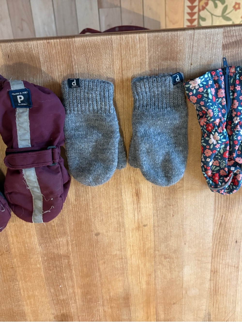 Polarn O Pyret Mittens